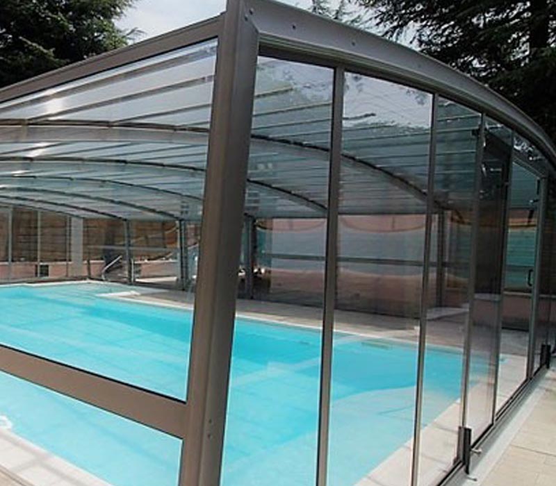Cubierta de piscina a medida instalada en Torrevieja